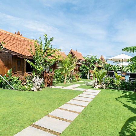 Lima Beach Inn Munggu Buitenkant foto