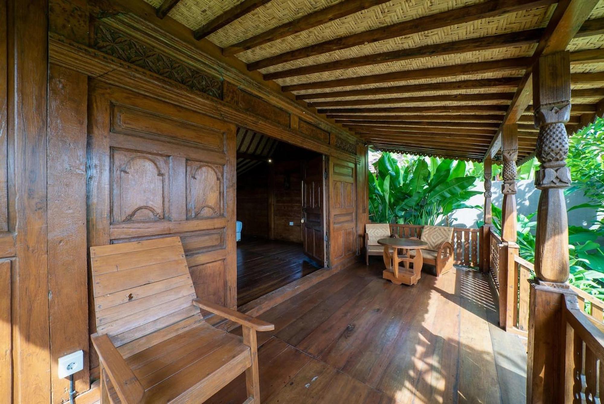 Lima Beach Inn Munggu Buitenkant foto
