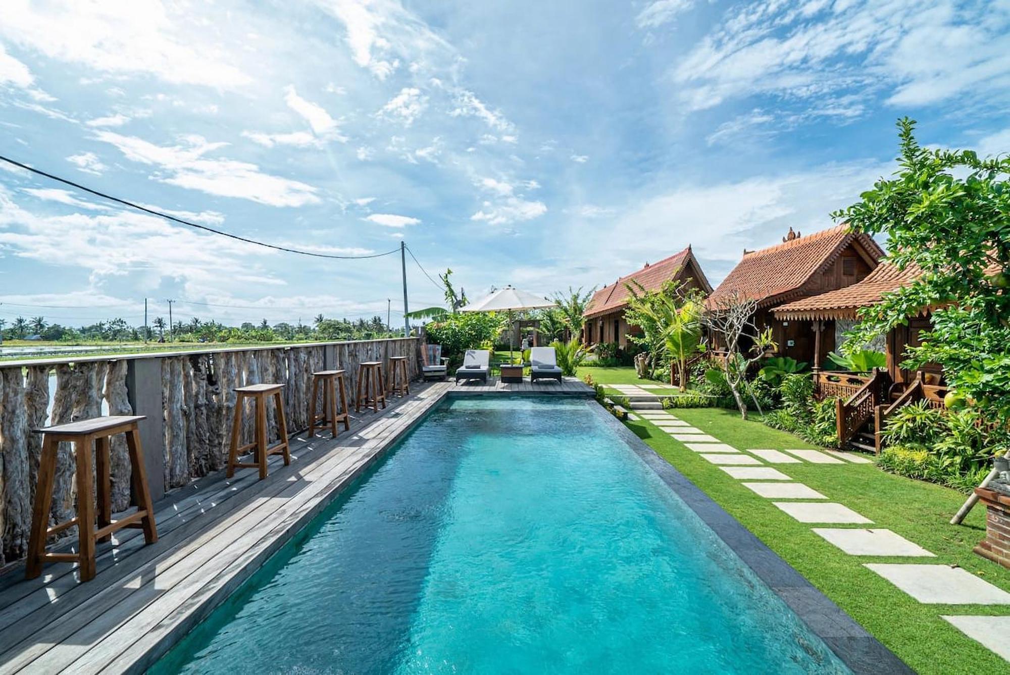 Lima Beach Inn Munggu Buitenkant foto