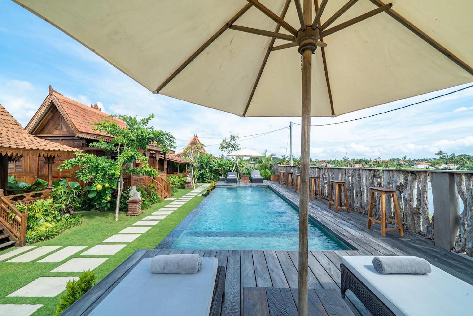 Lima Beach Inn Munggu Buitenkant foto